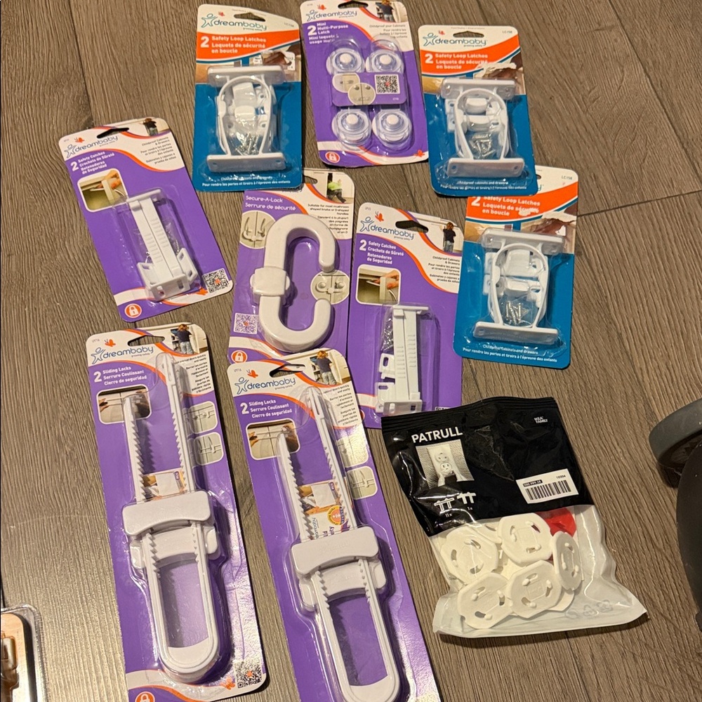 Lot of 10 baby proofing items new
